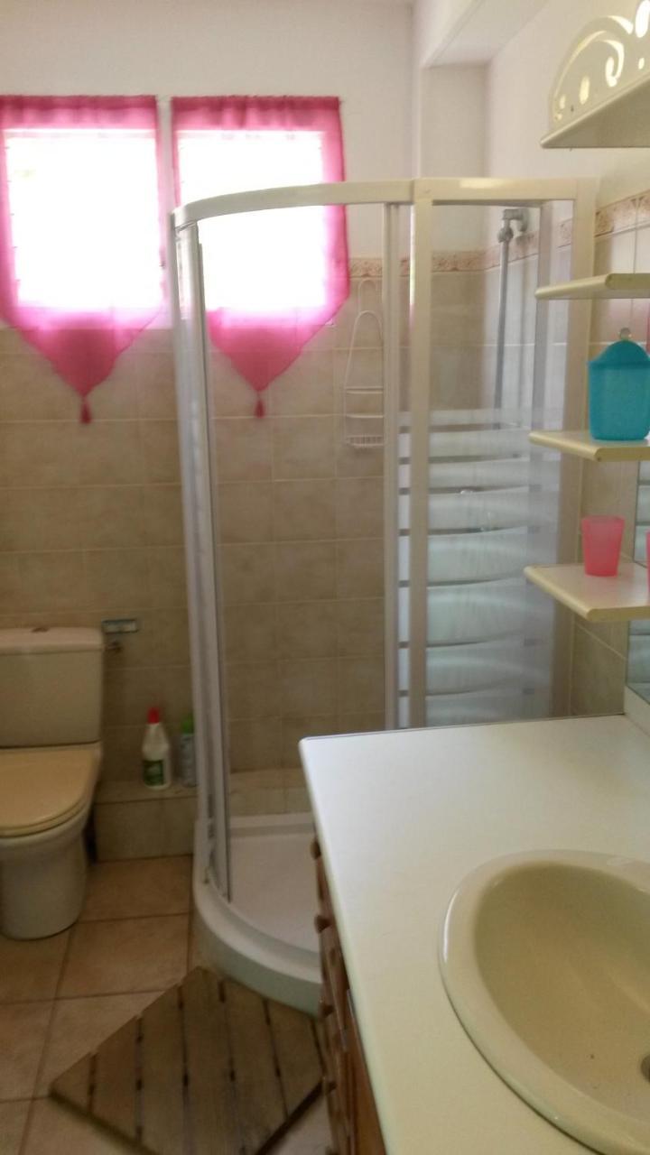 Kay Zanndoli Apartment La Trinite Ngoại thất bức ảnh